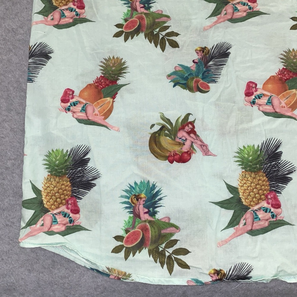 On The Byas Shirt Men's Medium Green Pinup Girls Hawaiian AOP Button Up Tropic - Picture 11 of 16